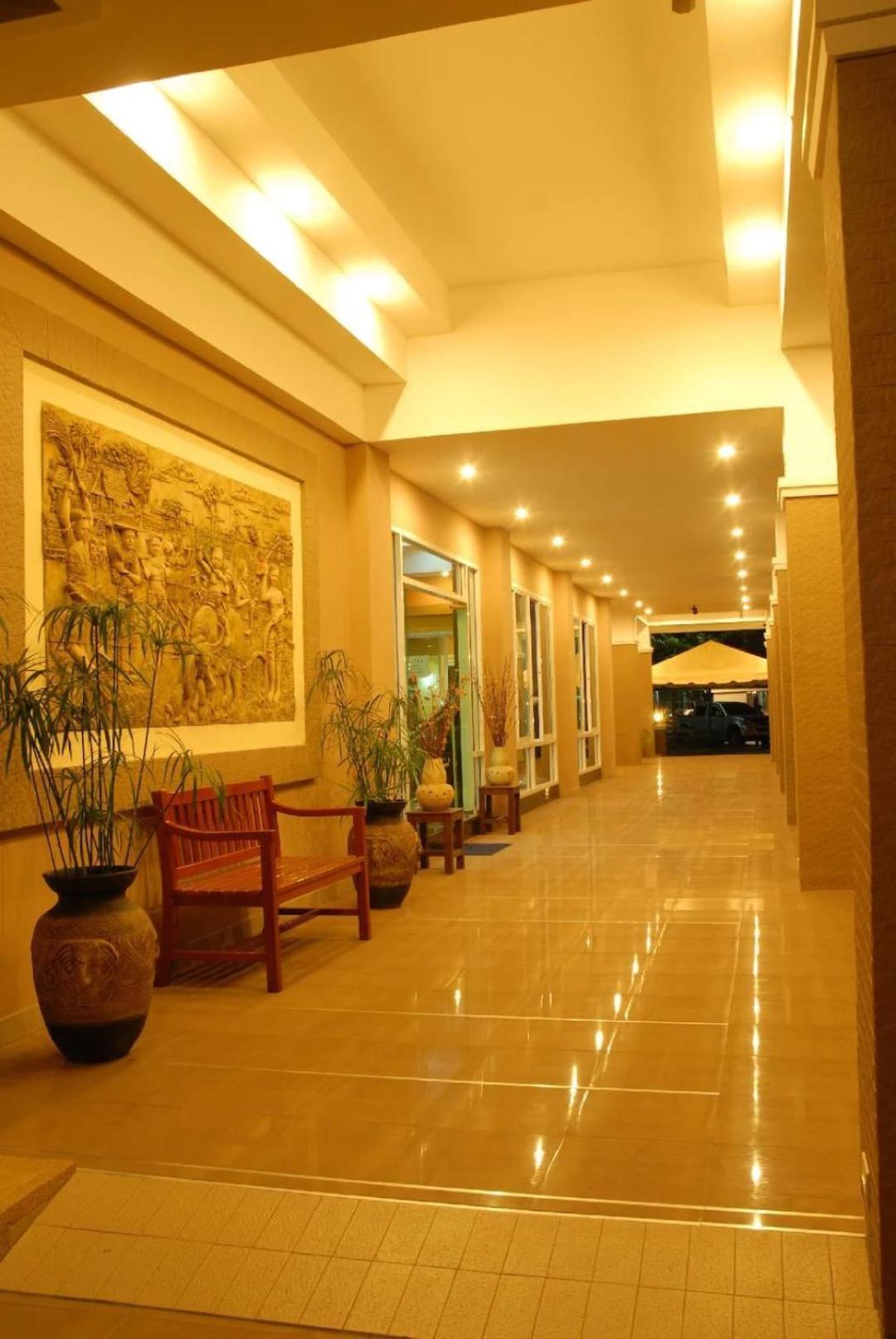 Tonwa Resort Hotel Khon Kaen Esterno foto