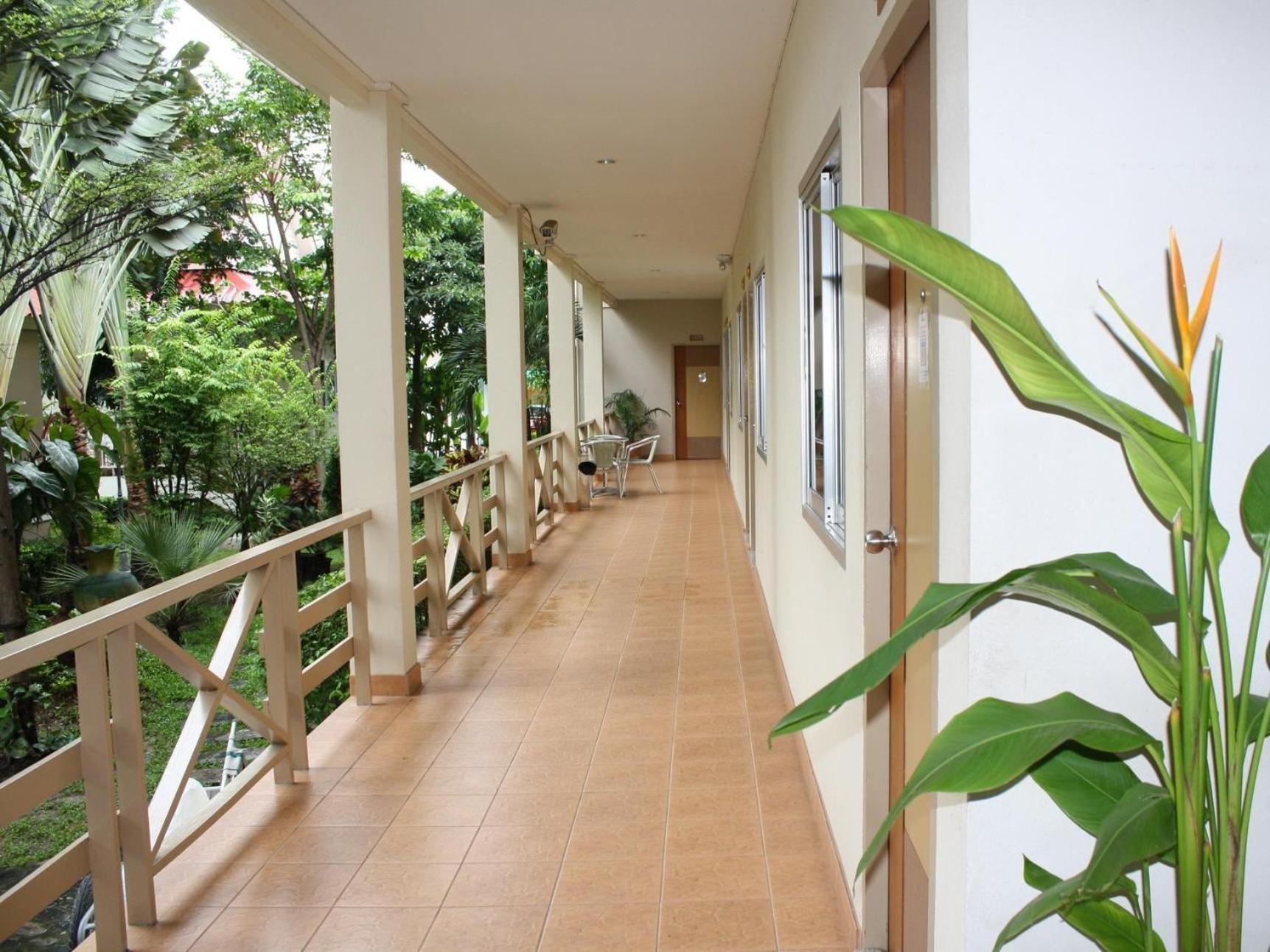 Tonwa Resort Hotel Khon Kaen Esterno foto