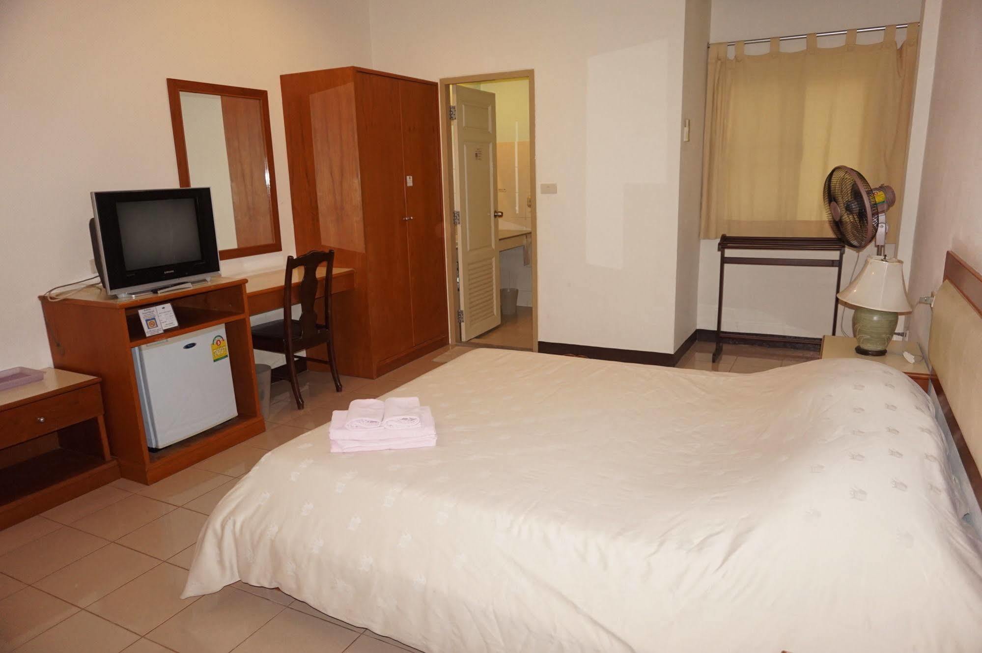 Tonwa Resort Hotel Khon Kaen Esterno foto