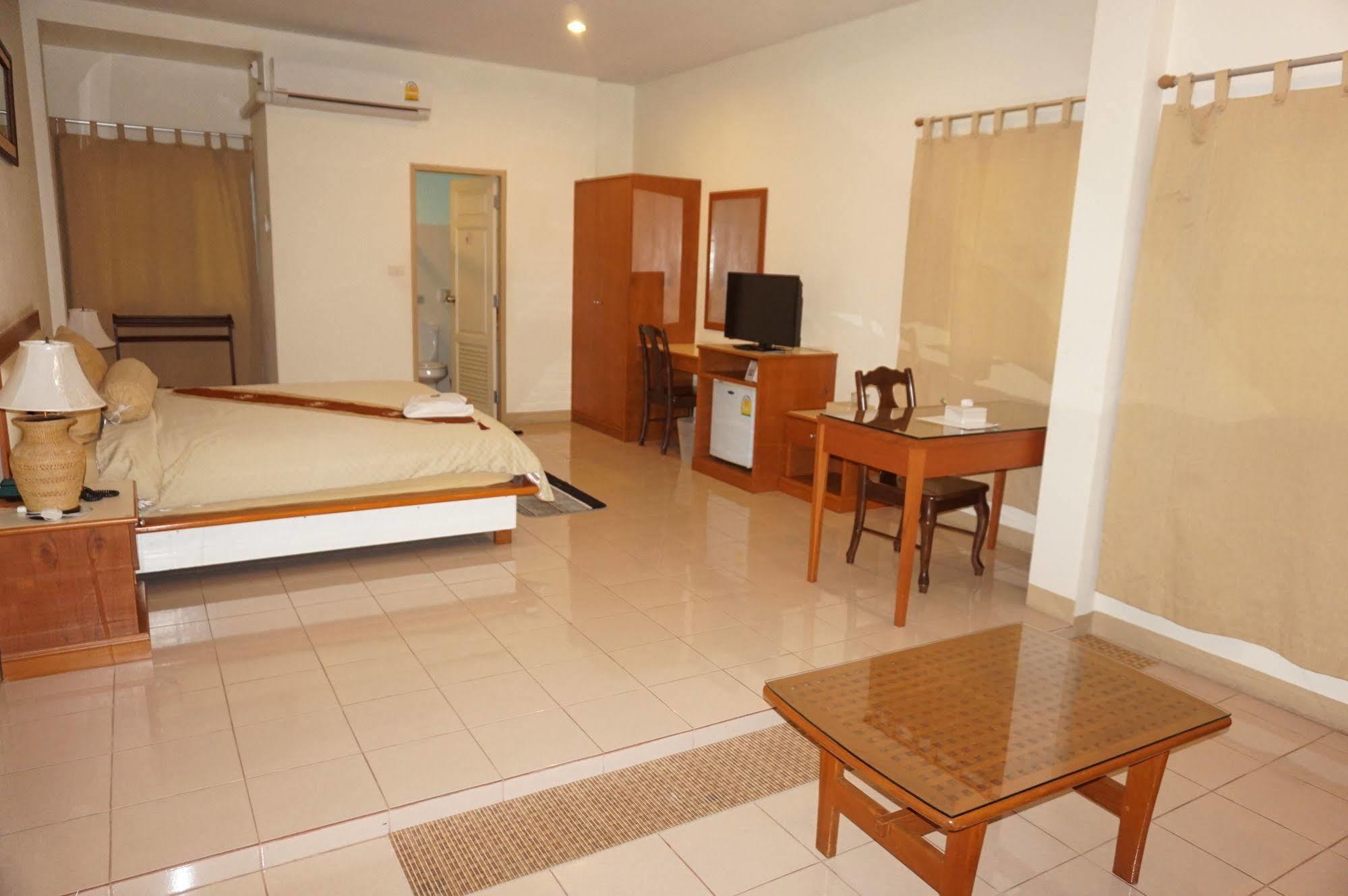 Tonwa Resort Hotel Khon Kaen Esterno foto