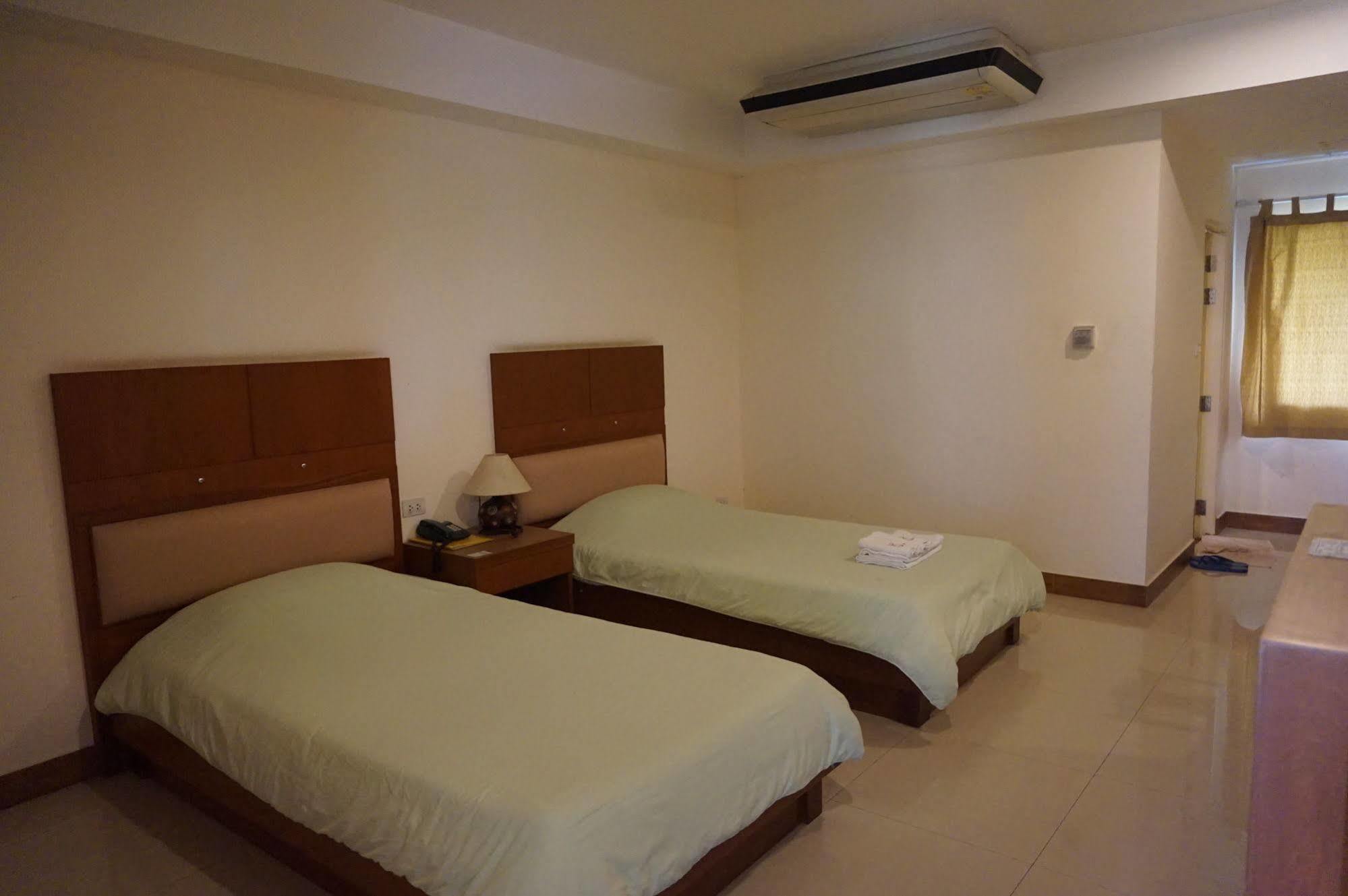 Tonwa Resort Hotel Khon Kaen Esterno foto