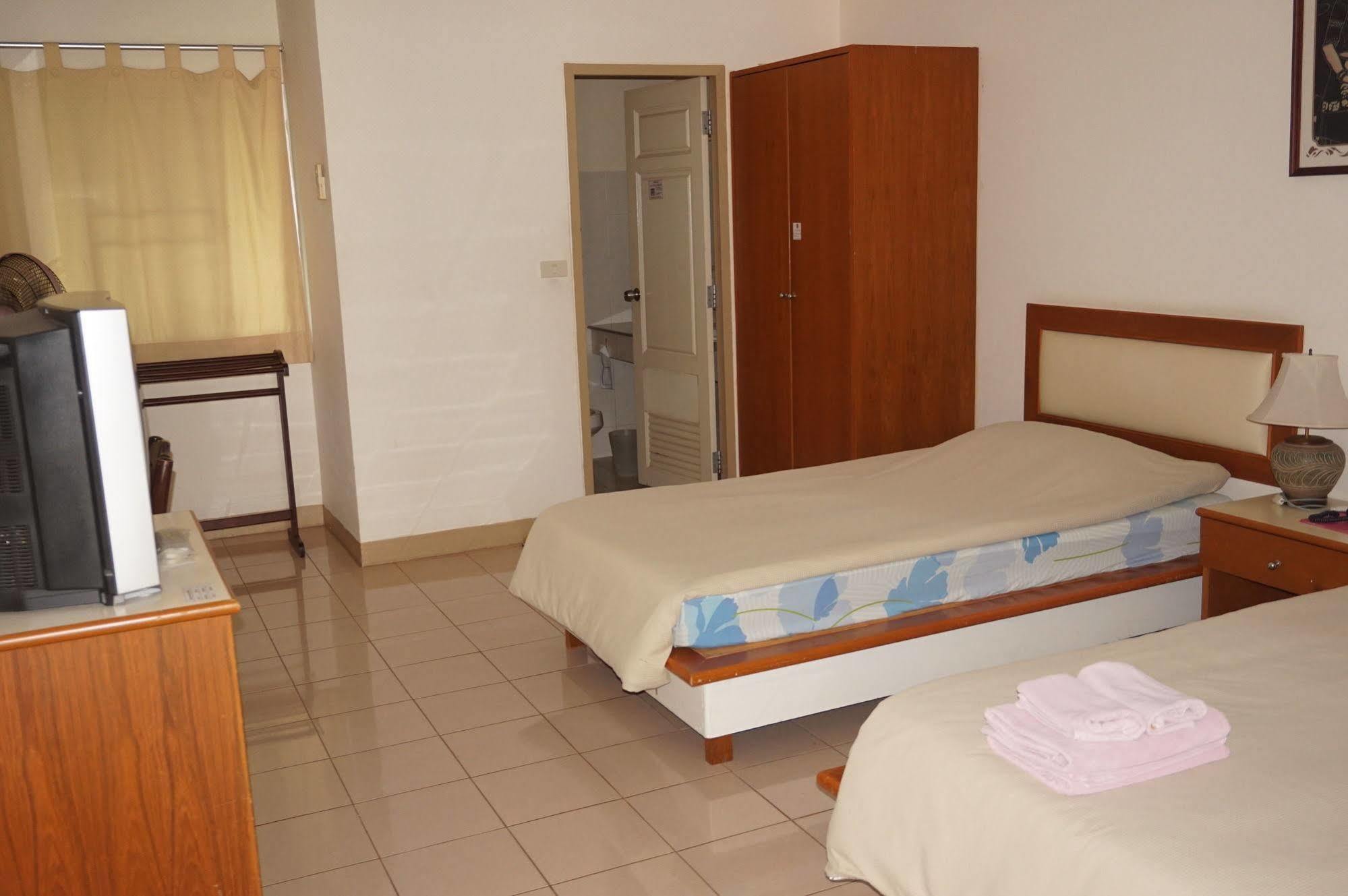 Tonwa Resort Hotel Khon Kaen Esterno foto