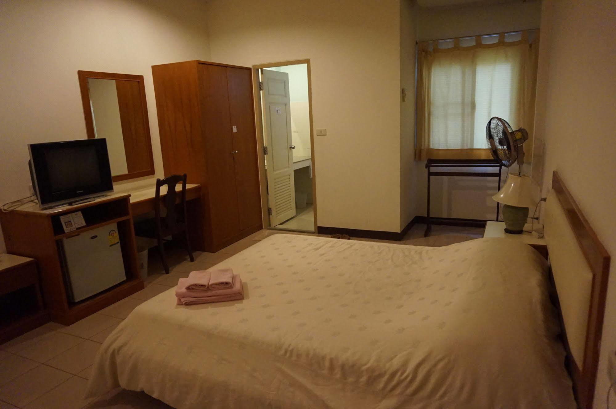 Tonwa Resort Hotel Khon Kaen Esterno foto