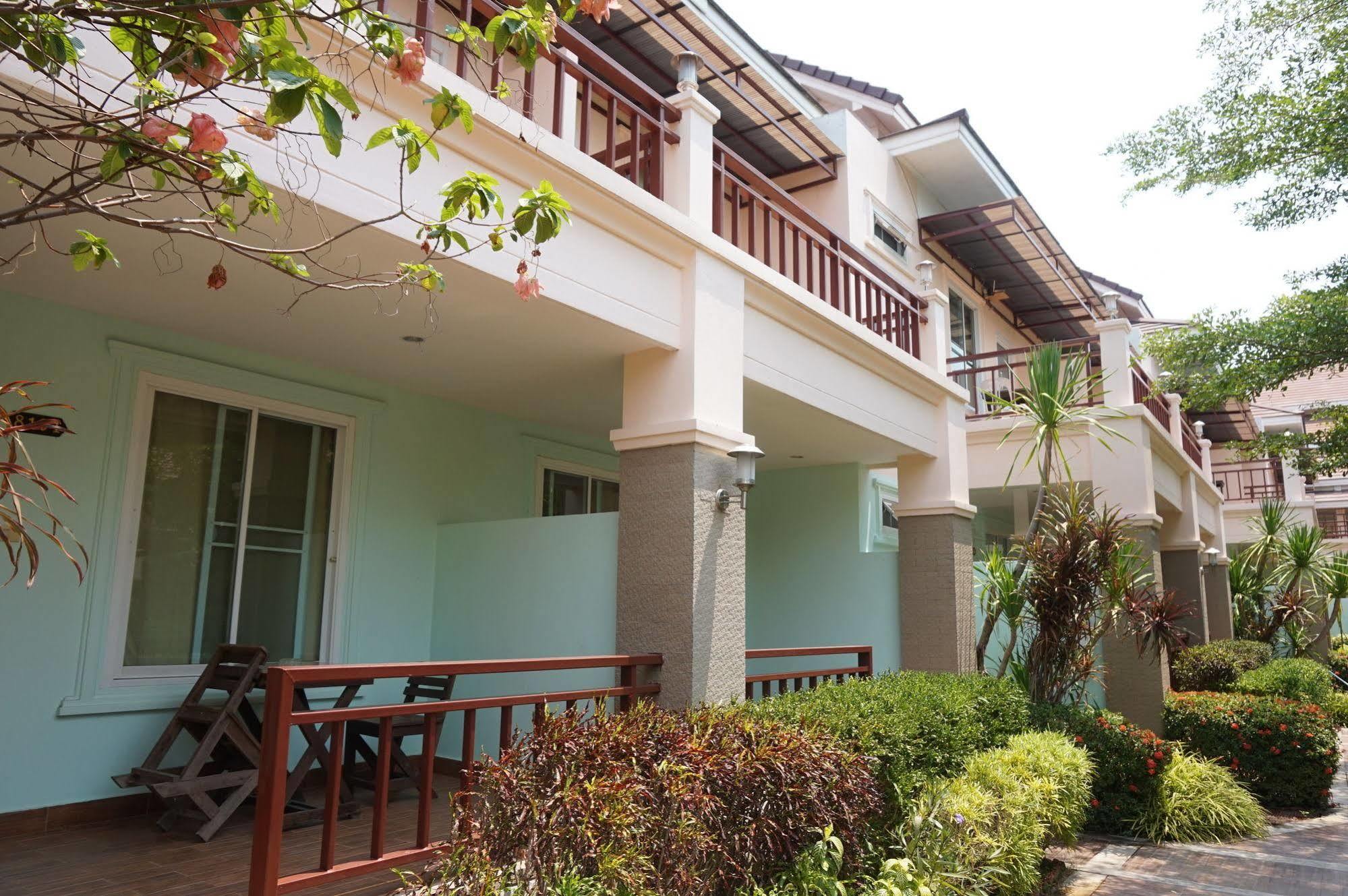 Tonwa Resort Hotel Khon Kaen Esterno foto
